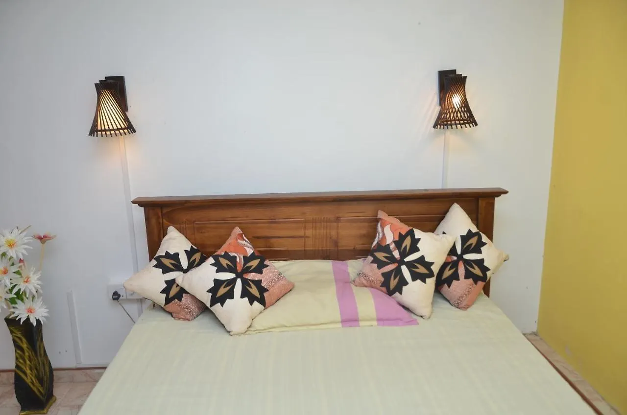 Villa Eco Green Airport Katunayake Homestay